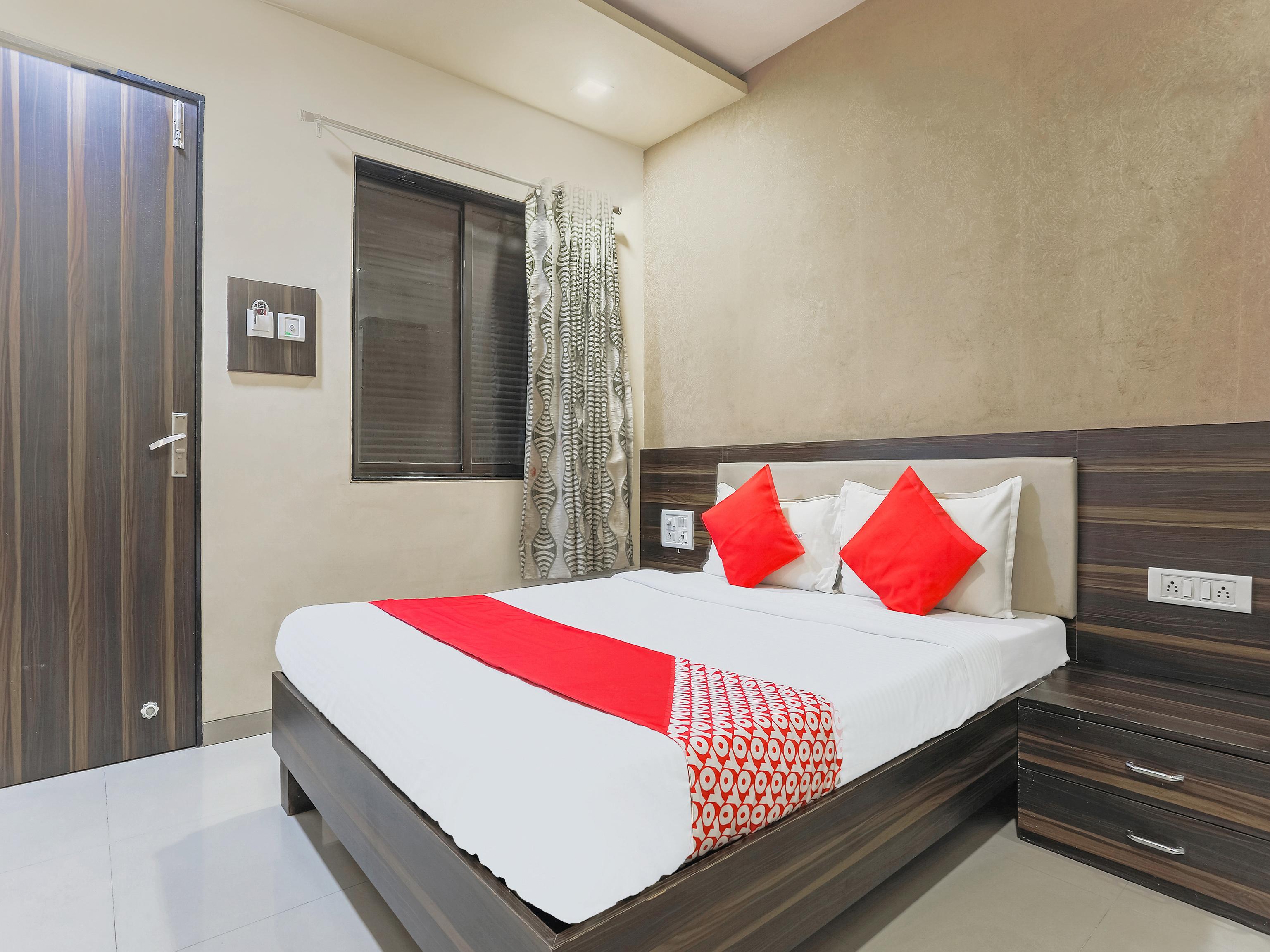 Hotel Adore Palace Bombay Esterno foto