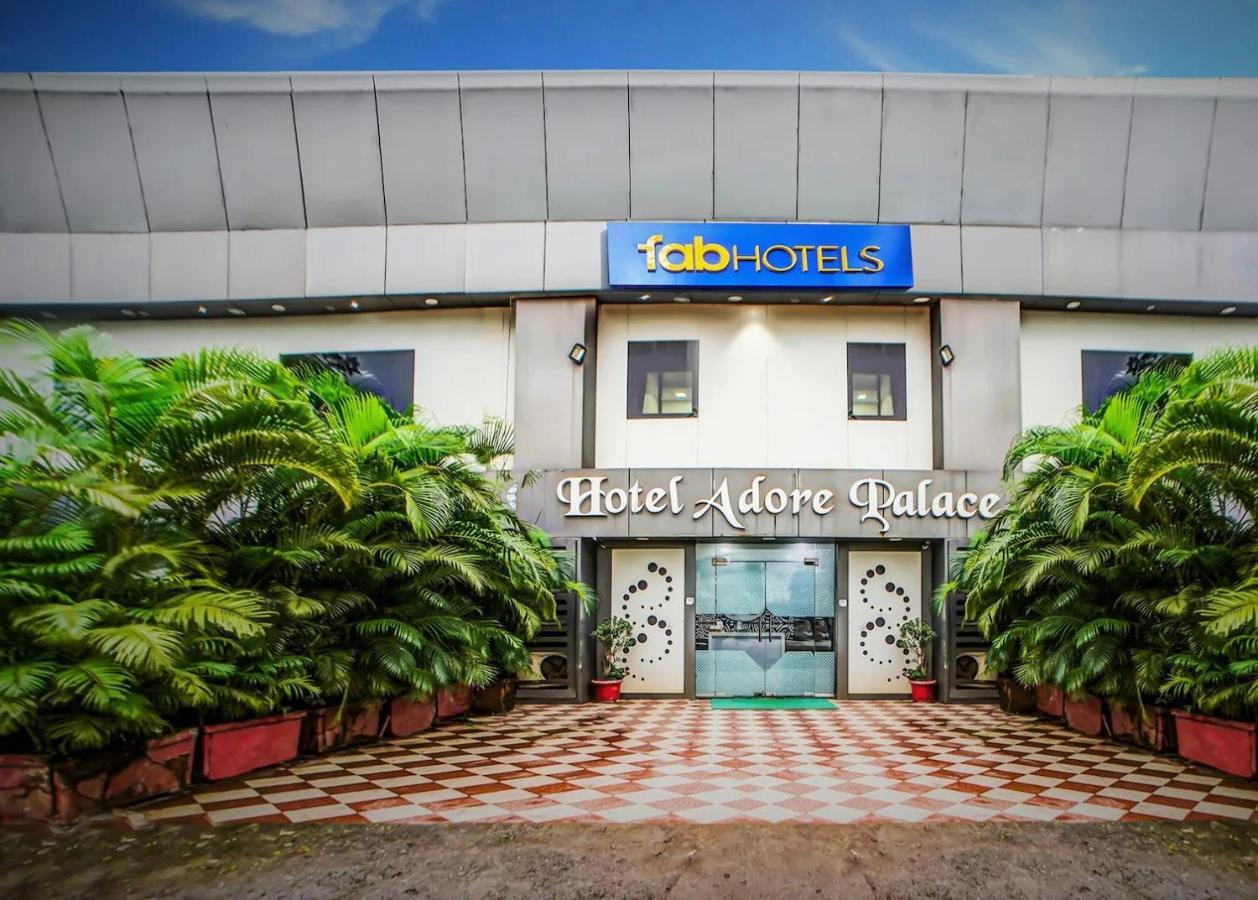Hotel Adore Palace Bombay Esterno foto